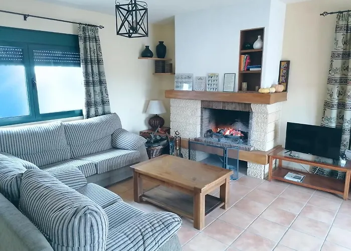 Valdelajara A 20 Minutos De Puy Du Fou